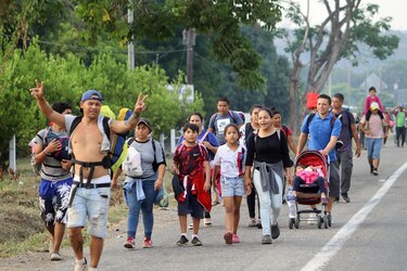 ‘Viacrucis migrante’ pide diálogo con el Gobierno de México durante su avance