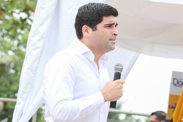 Asamblea Nacional de Ecuador acepta la renuncia del vicepresidente