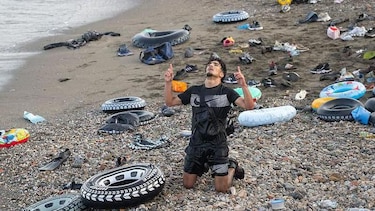 Las impactantes imágenes del cruce de más de 50,000 migrantes de Marruecos a España por la frontera de Ceuta