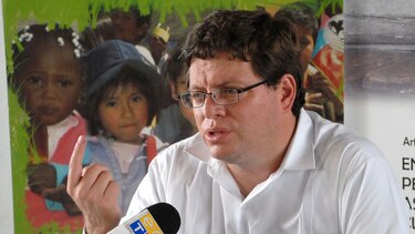 Exministro de Ecuador, detenido por supuestos sobornos de Odebrecht