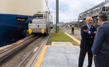 Senador estadounidense Ted Cruz visita Panamá y recorre las esclusas de Miraflores