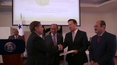 Entregan propuesta para la transformación y mejoramiento del sistema público de salud