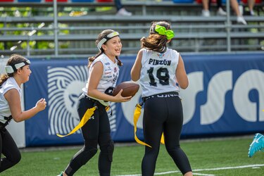 Raiders, Eagles, Dragons, Kolts y Lions brillan en la Kiwanis Football League