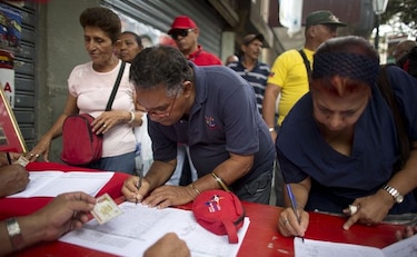 Venezuela recoge más del millón de firmas para pedir a Obama derogar decreto