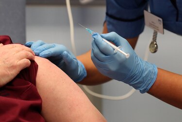 Documentos sobre la vacuna Pfizer/BioNTech, pirateados en un ciberataque a la UE