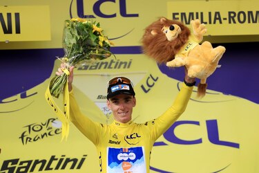 Bardet, primer líder del Tour de Francia tras una victoria de película