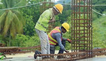 Inversión declarada en permisos de construcción modera su caída