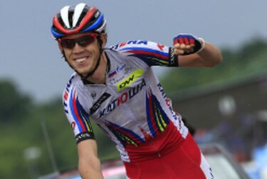 Zakarin se impone en una exigente etapa en Imola