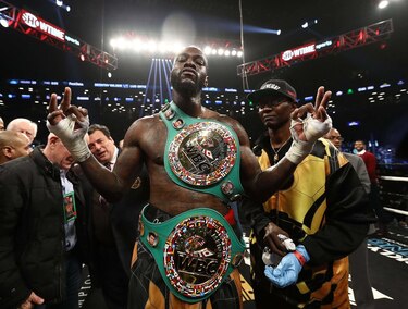 Ortiz sucumbe ante Wilder por el título de los pesos pesados