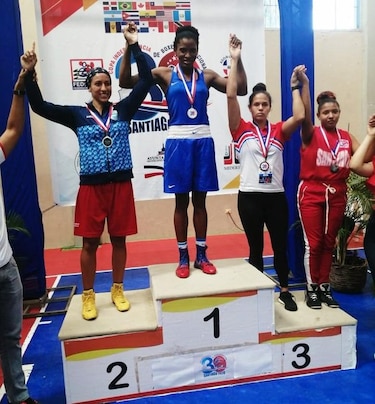 La boxeadora Atheyna Bylon gana medalla de oro en la Copa Independencia