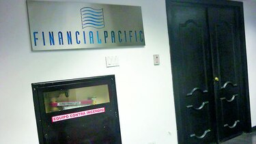 Acumulan casos de Financial Pacific