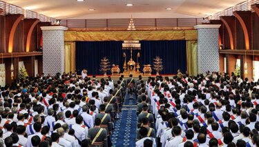 Protestas se toman un día de descanso en Bangkok tras la llamada del rey