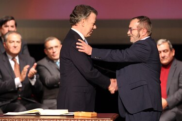 Santos: el acuerdo de paz sigue vigente gracias a la sociedad y al apoyo internacional