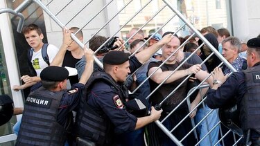 Rusia abre investigación por desórdenes masivos tras protesta
