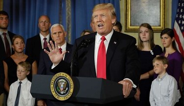Trump sigue cargando contra secretario Sessions en Twitter