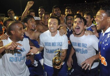 Fiesta del título de Cruzeiro termina con violencia y muerte