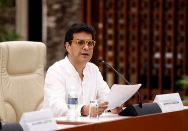 El Gobierno colombiano y el ELN retoman las negociaciones de paz y cierran la crisis