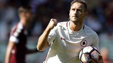 Totti alcanza los 250 goles, pero Roma cae en Torino