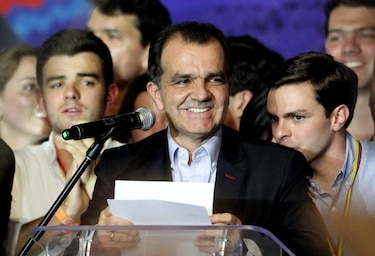 Santos encara campaña difícil para la segunda vuelta presidencial en Colombia