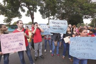 Pacientes de la Caja de Seguro Social, en espera de fármaco