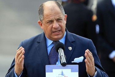 Presidente de Costa Rica pide renuncia a ministra por proyecto que amenaza libertad de prensa