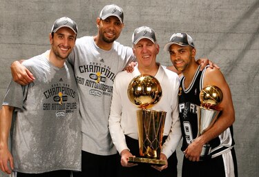 Gregg Popovich deja el banquillo de los Spurs tras 29 temporadas y 5 anillos