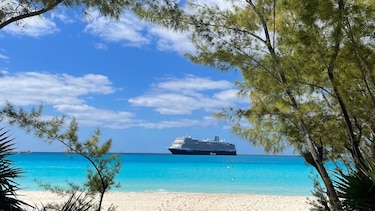 Investigan la muerte de dos tripulantes de un crucero en Bahamas
