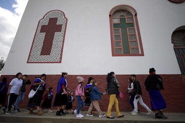 Colombia cierra votación presidencial y comienza conteo preliminar