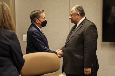 Cortizo se reúne con el secretario de Marina de Estados Unidos para tratar temas de seguridad