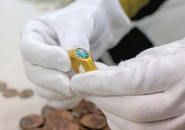 Hallan en Israel un anillo cristiano de la época romana