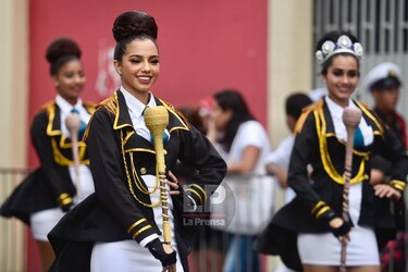 Panamá rinde honores a sus símbolos patrios