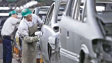 Amenaza arancelaria sacude a la industria automotriz