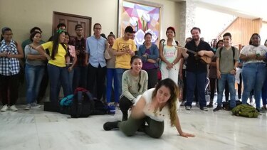 Universitarios protestan en la Rectoría para exigir mejoras a edificio