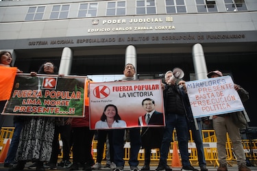 Corte peruana da inicio a juicio por lavado contra Keiko Fujimori y otros 40 acusados