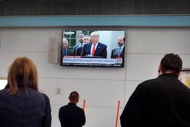 Presidente Donald Trump da negativo en prueba del coronavirus