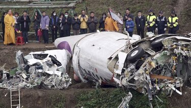 Grabación apunta que motor se incendió en accidente con 31 muertos en Taiwan