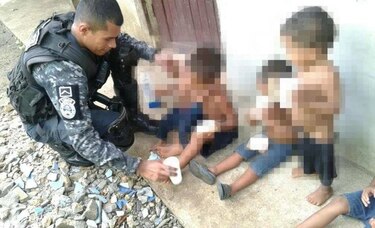 Policía de Panamá rescata a nueve niños que estaban solos en una casa