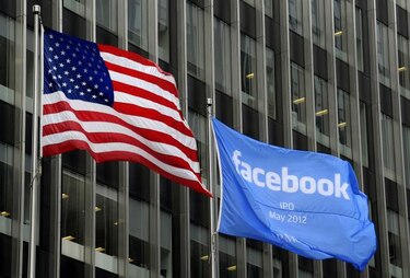 Facebook apunta a mercado hispano de EU