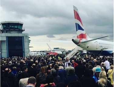 Evacúan aeropuerto de Londres por 'incidente químico'