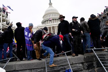 El Supremo de Estados Unidos dice que la Fiscalía se sobrepasó al acusar a asaltantes del Capitolio