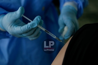 En Panamá 1.3 millones de personas mayores de 16 años han recibido tres dosis contra la Covid-19