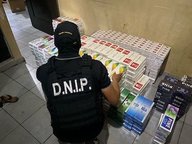 Aprehenden a 12 personas presuntamente vinculadas a estafas en comercios