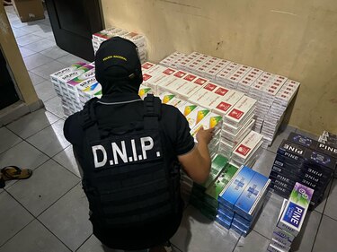 Aprehenden a 12 personas presuntamente vinculadas a estafas en comercios