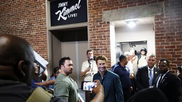 ‘Nunca fue mi intención minimizar el asesinato de un joven’: Jimmy Kimmel defiende la libertad de expresión en su regreso a la TV