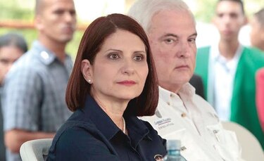 Ricardo Martinelli deja el control total de sus bienes a su esposa