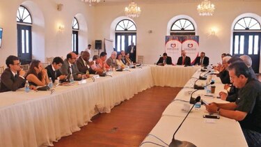 Ejecutivo expone ante la Concertación propuesta de la constituyente