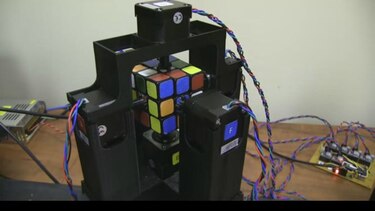 Video: Crean robot capaz de resolver cubo Rubik en un segundo