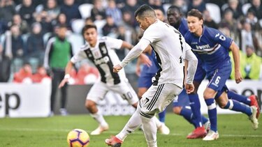 Cristiano anota dos para la invicta Juve