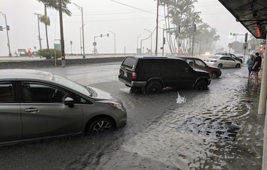 Reportan primera muerte relacionada con tormenta Lane en Hawái