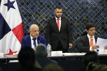 Solo Camacho votó a favor; fracasa intento de impulsar proyecto de ley que beneficiaría a Martinelli